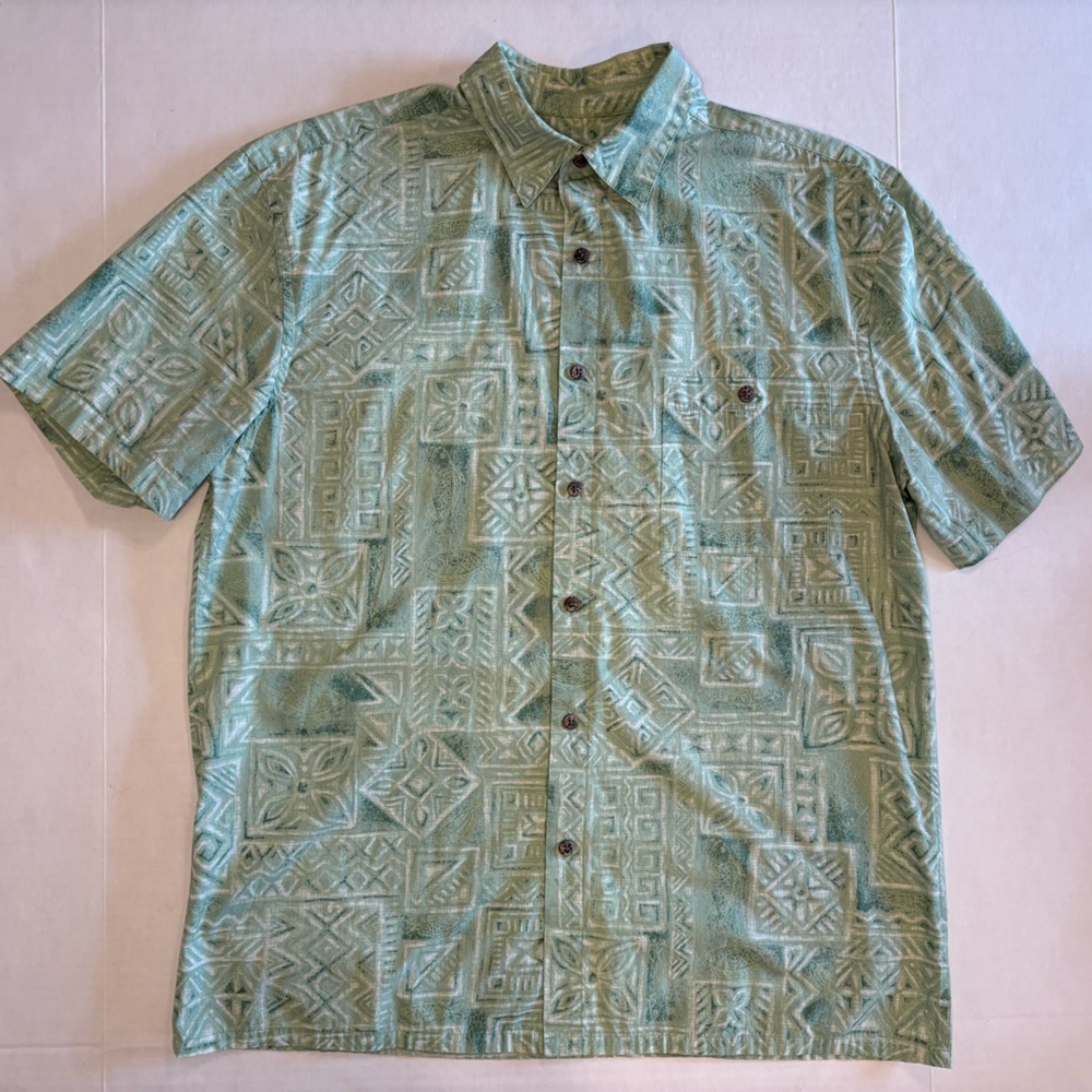 Island Shores men’s 100% cotton short sleeve button down shirt geometric fish M